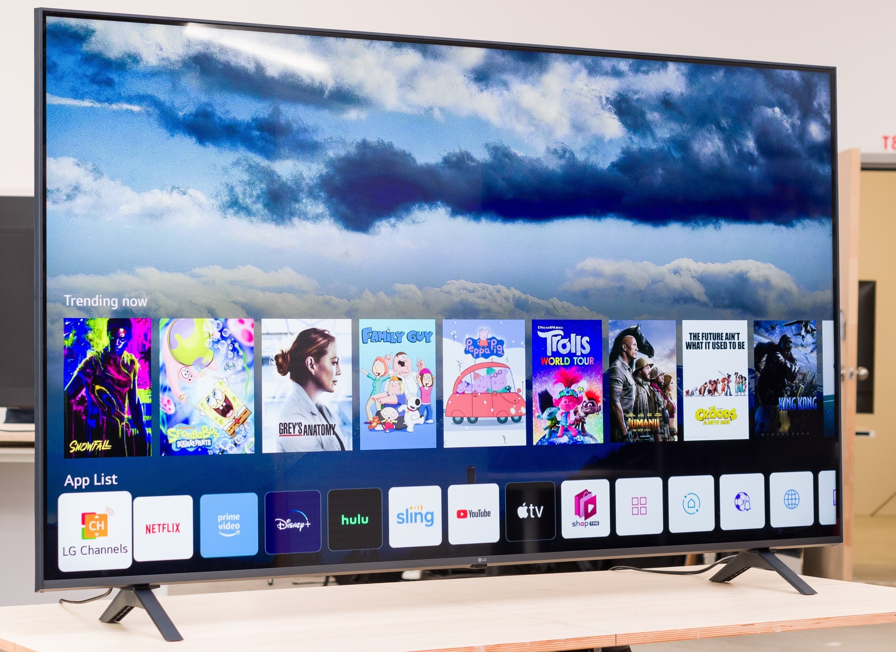 LG 43" SMART TV
