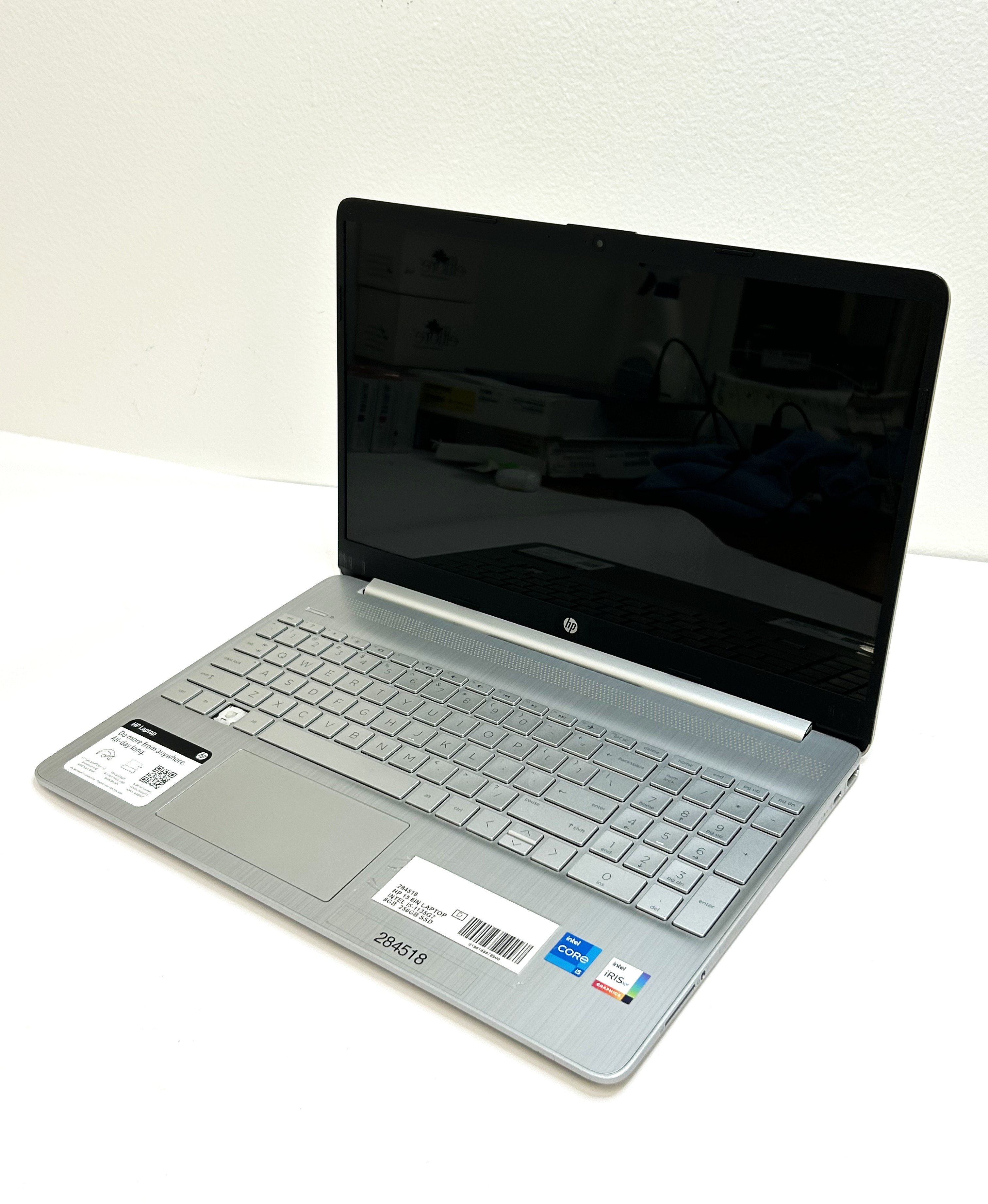 HP 15-DY2032NR 15.6" HD I5 8GB 256GB