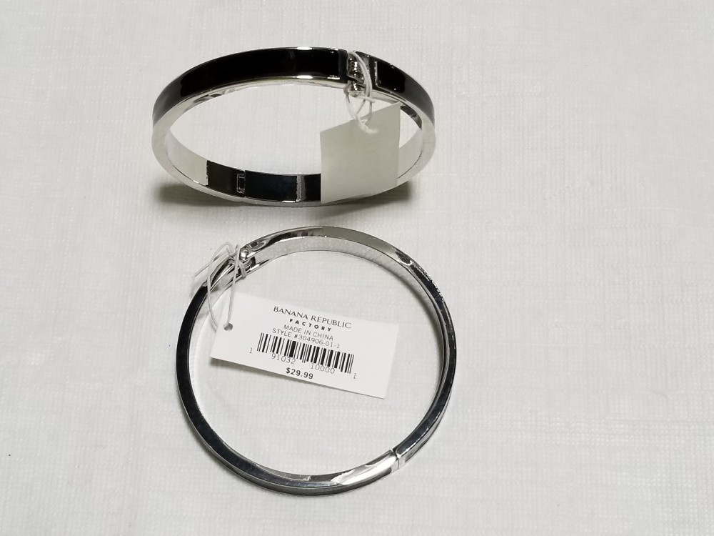 ENAMEL BANGLE SILVER TONE