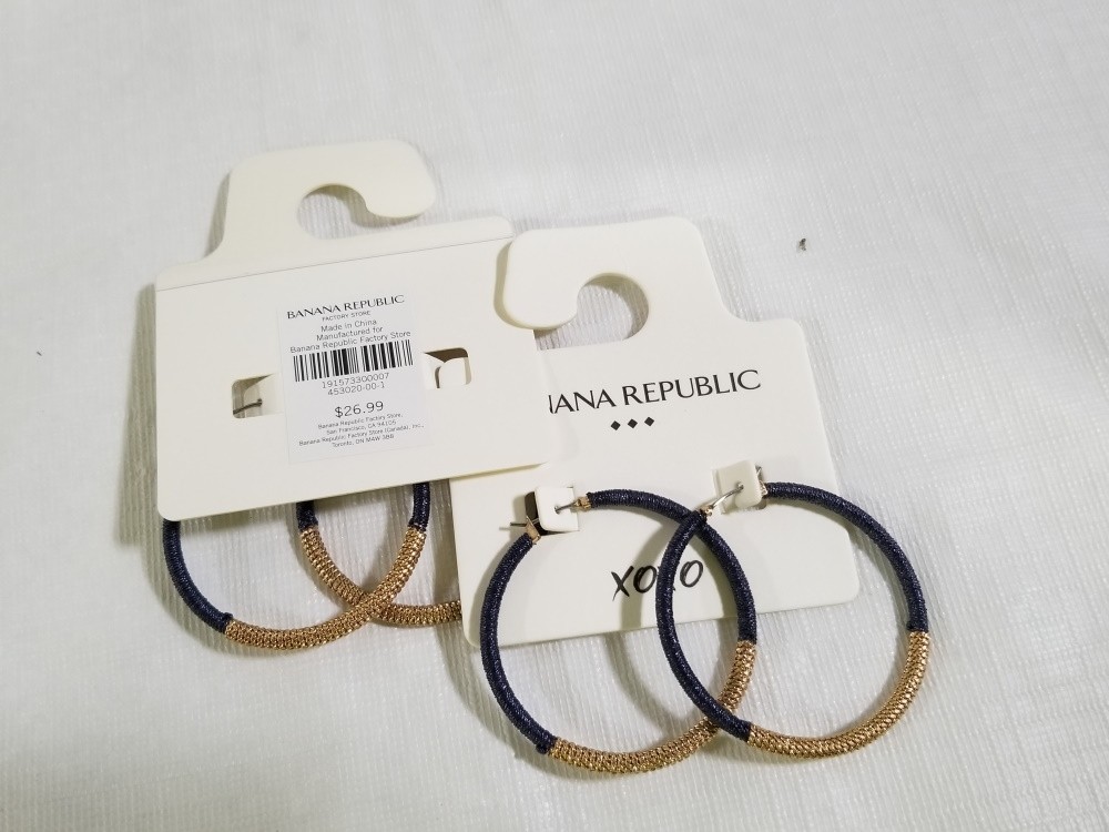 THREADED HOOP EARRINGS