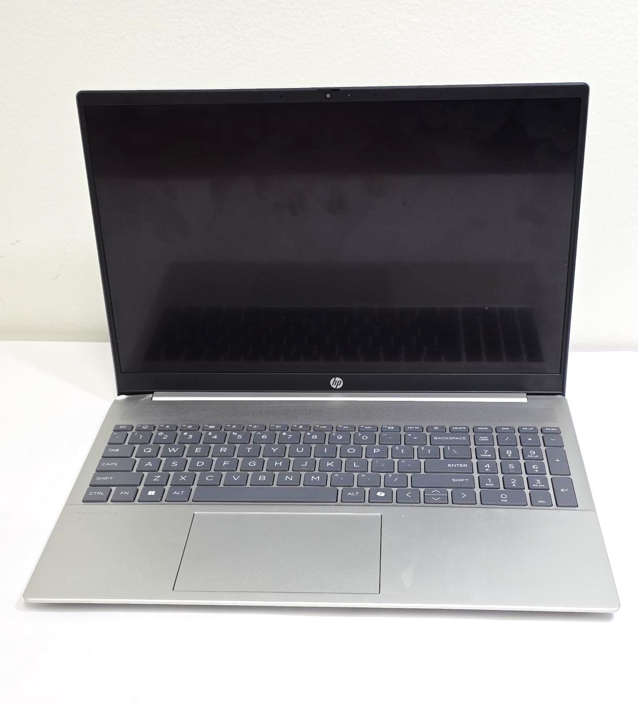 HP PAVILION 16" I7 16GB 512GB