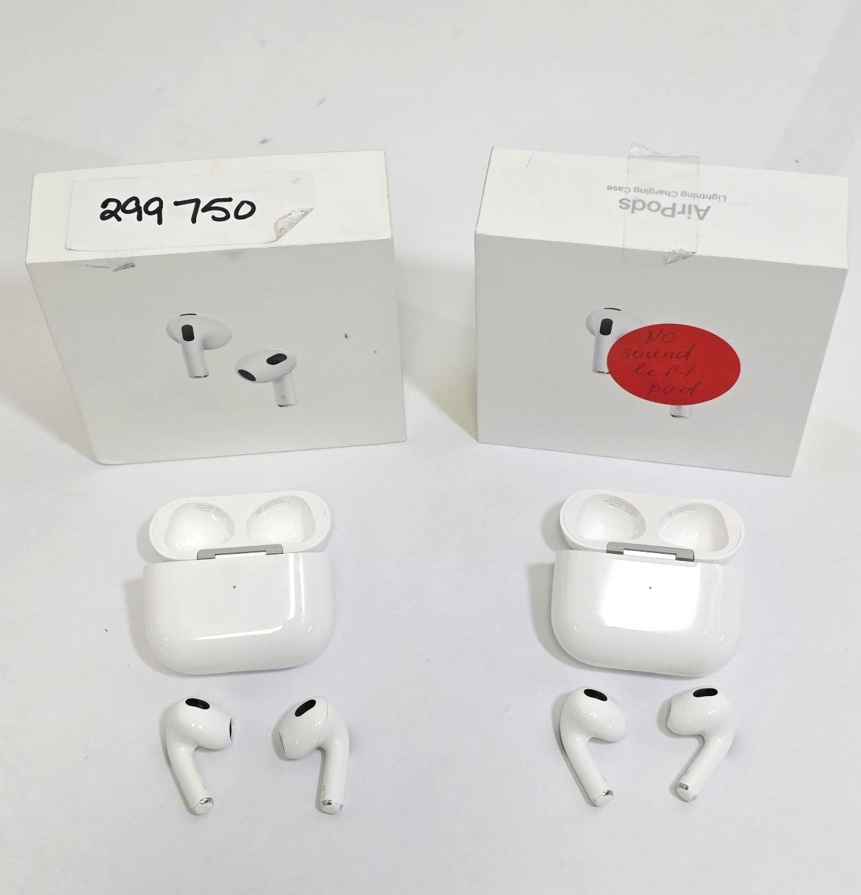 AIRPODS 3RD GEN W/ LIGHTNING CHARGE CASE