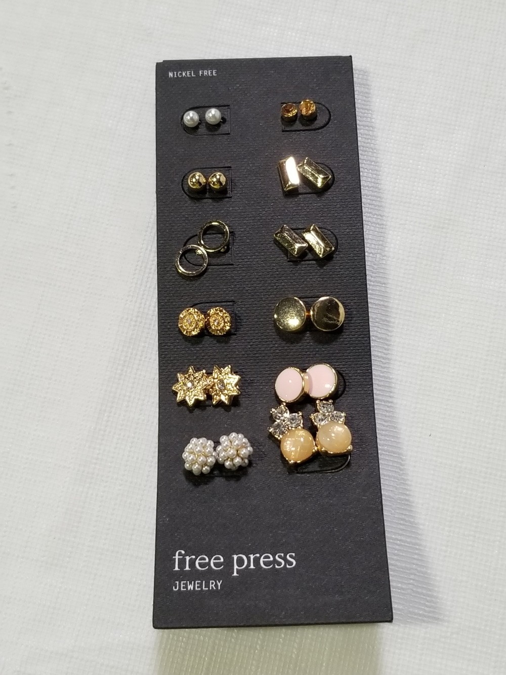 Free Press Set of Earrings