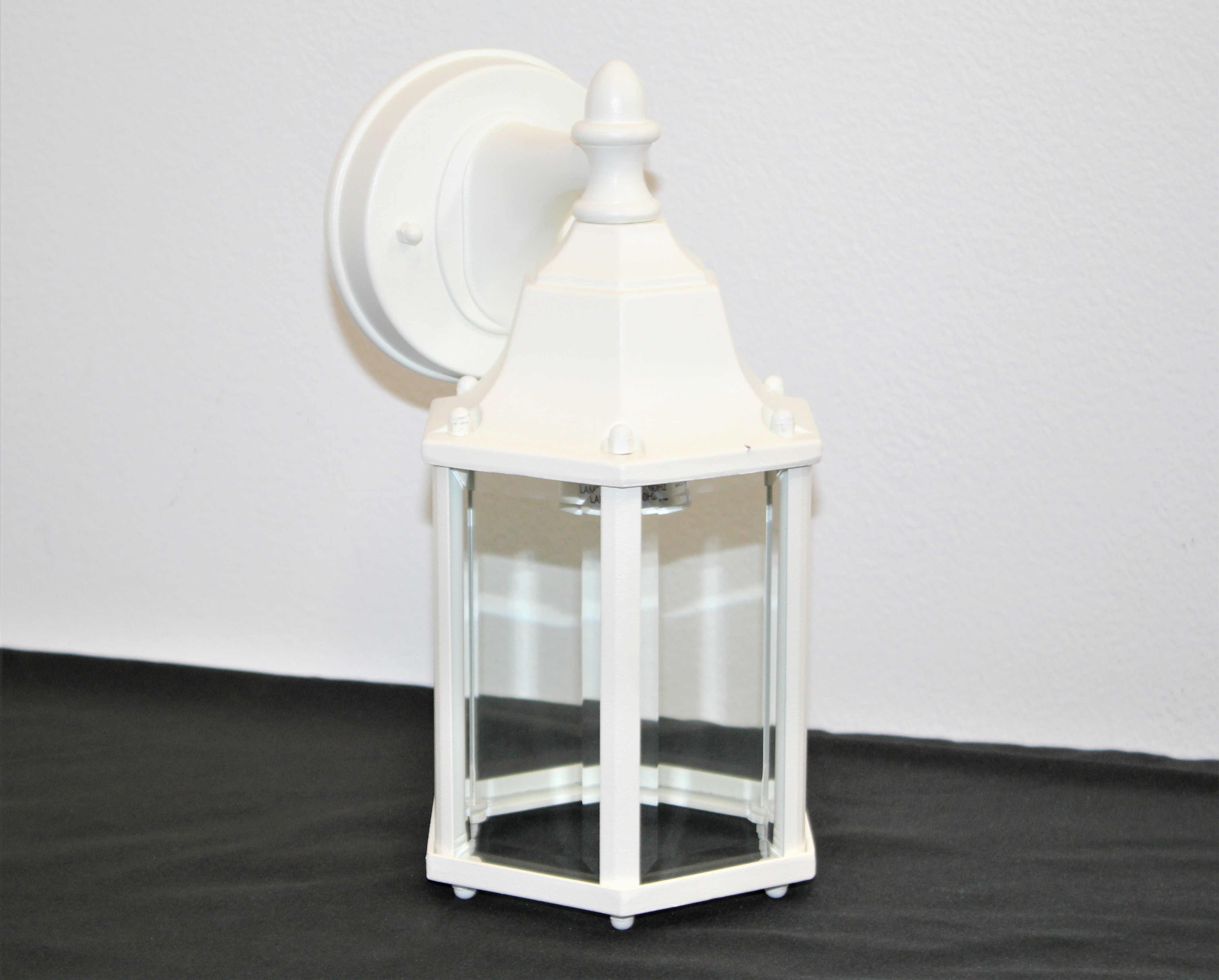 Sunset Lighting Outdoor Wall Sconce w/ Clear Beveled Glass, White Finish F7851-30 