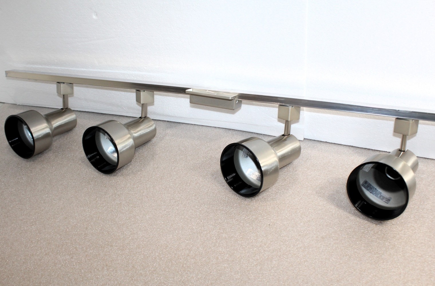 Sunset Lighting 4-FT Track with 4 Step Cylinder Heads TF2920-80
