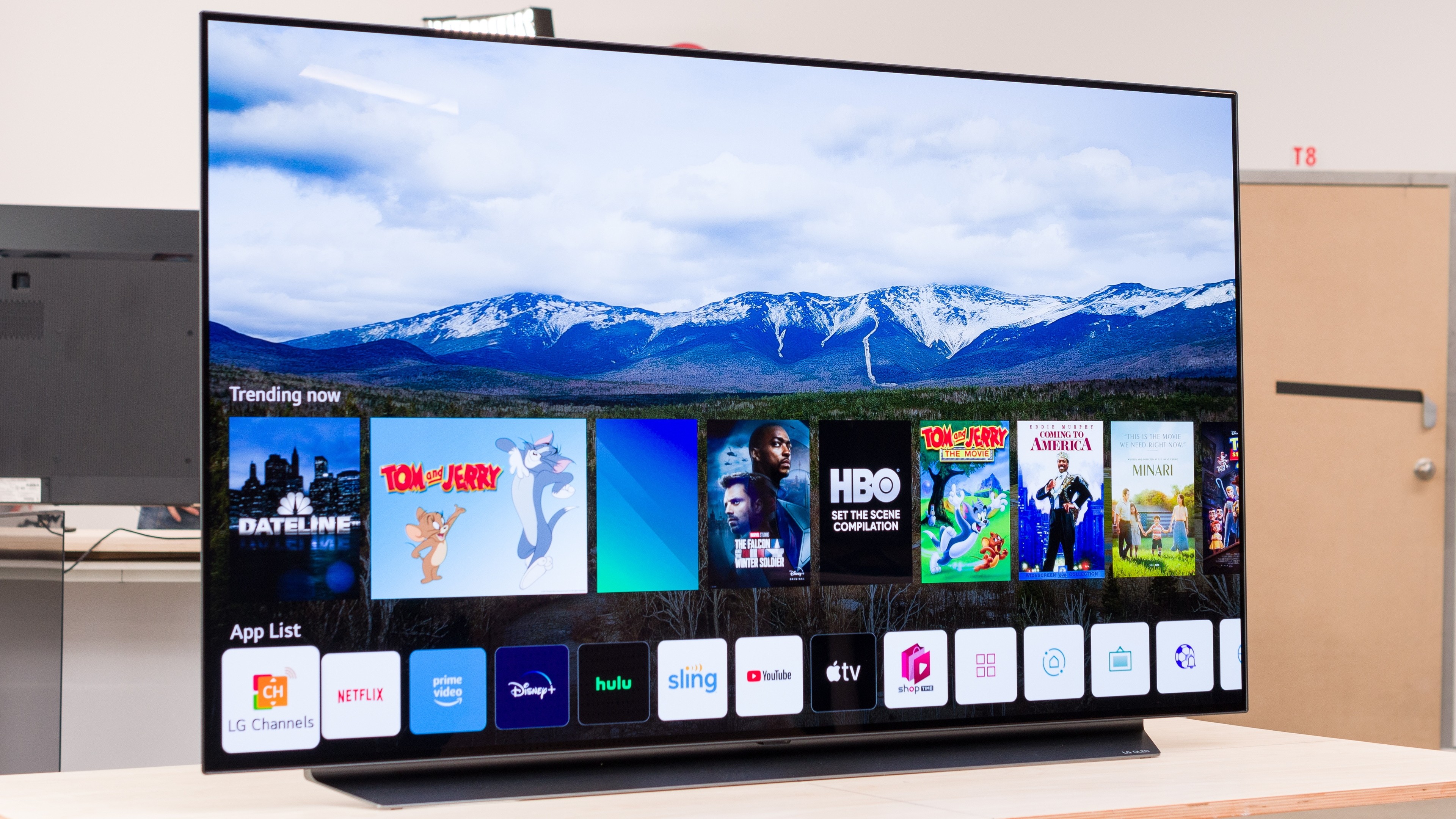 LG CLASS 4K UHD SMART OLED HDR TV