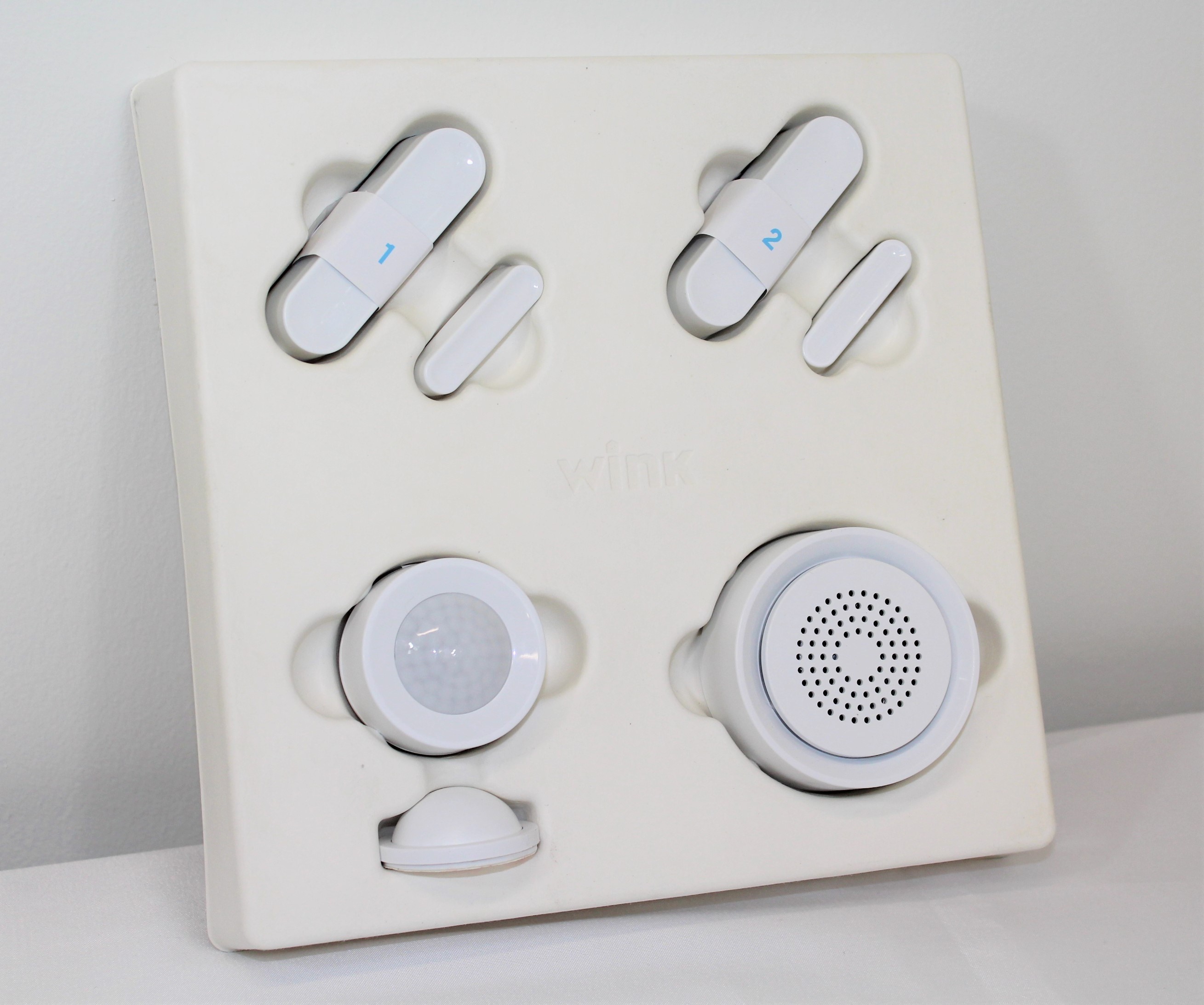 Wink Z-Wave Kit: Smart Door / Window Sensor x2, Motion Sensor x1, Siren x1 Compatible 