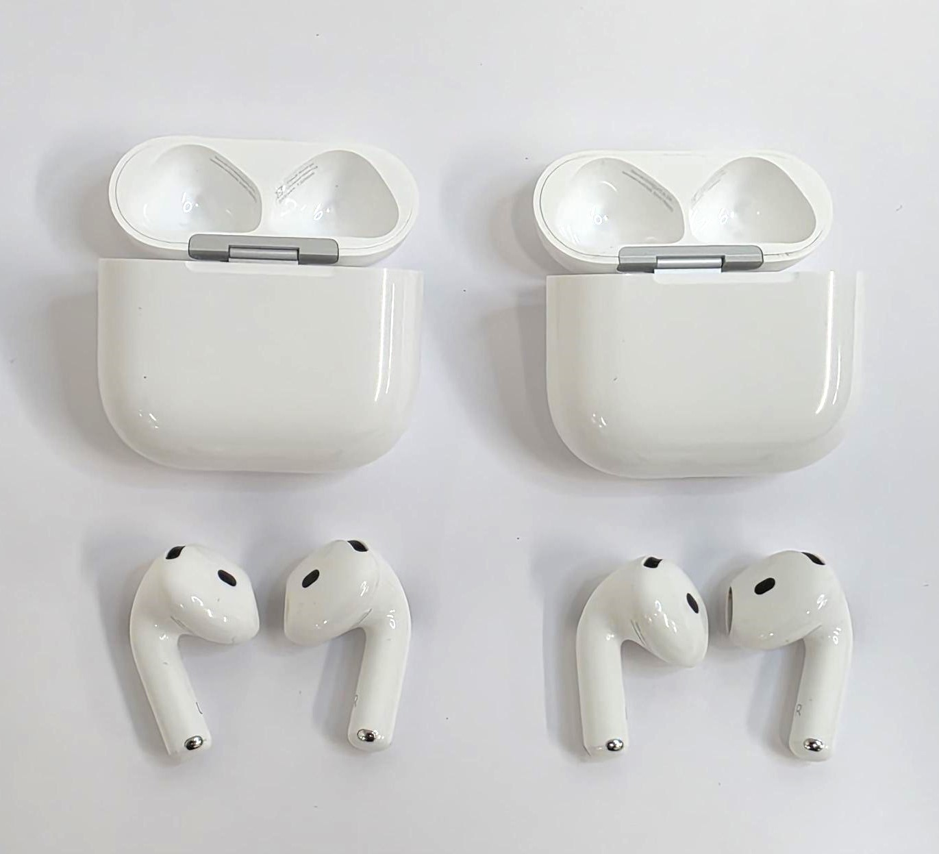 Apple AirPods w/ USB-C Charging Case 4th Gen White MXP63LLA (2x unit Bundle)