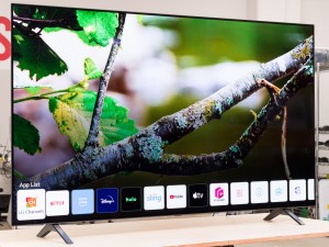 LG CLASS 4K UHD SMART OLED HDR TV 
